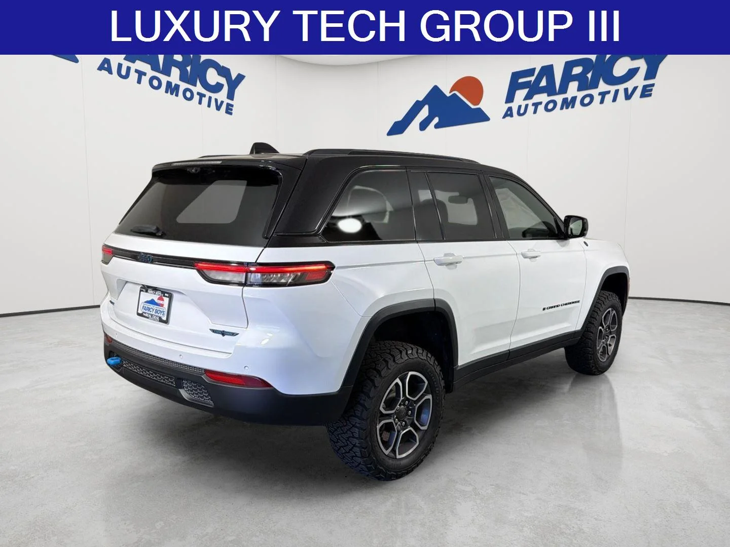 Used 2023 Bright White Clearcoat Jeep Trailhawk image 4