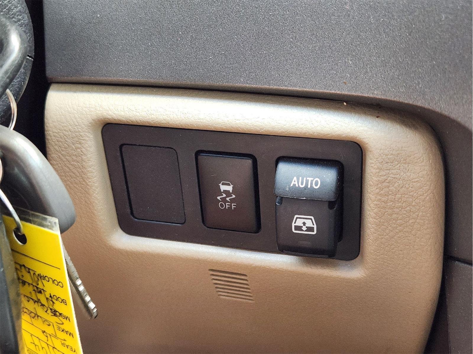 Used 2016 Blizzard Pearl Toyota Platinum image 21