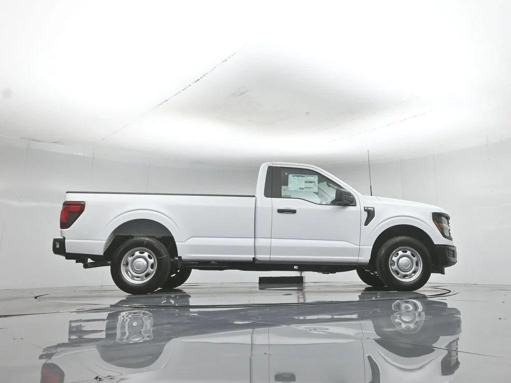 New 2026 Oxford White Ford XL image 7