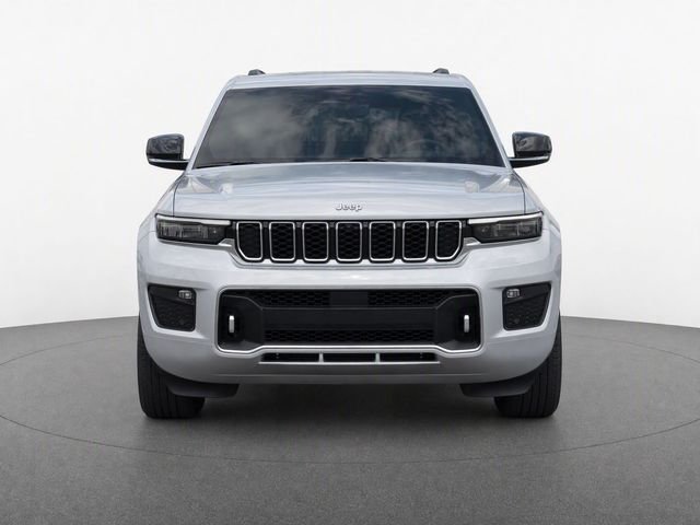 Used 2023 Silver Jeep Overland image 5