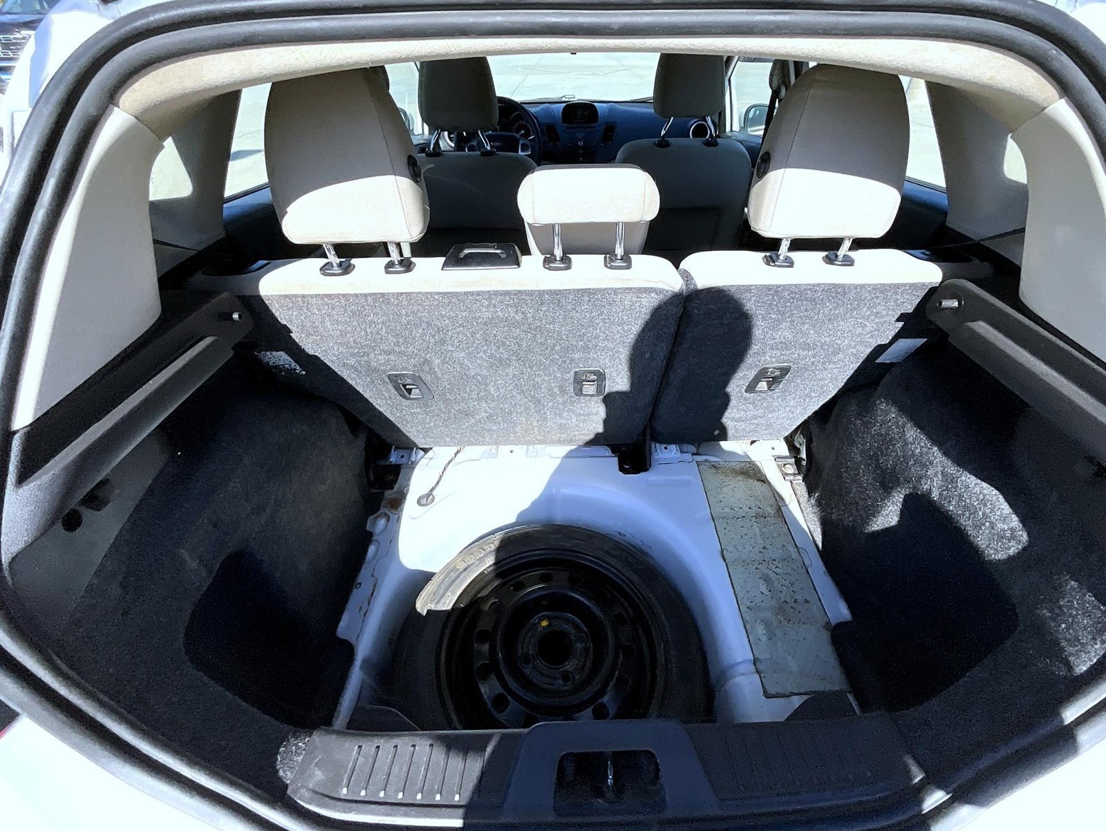 Used 2017 White Ford SE image 22