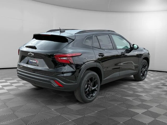 New 2026 Mosaic Black Metallic Chevrolet LT image 5