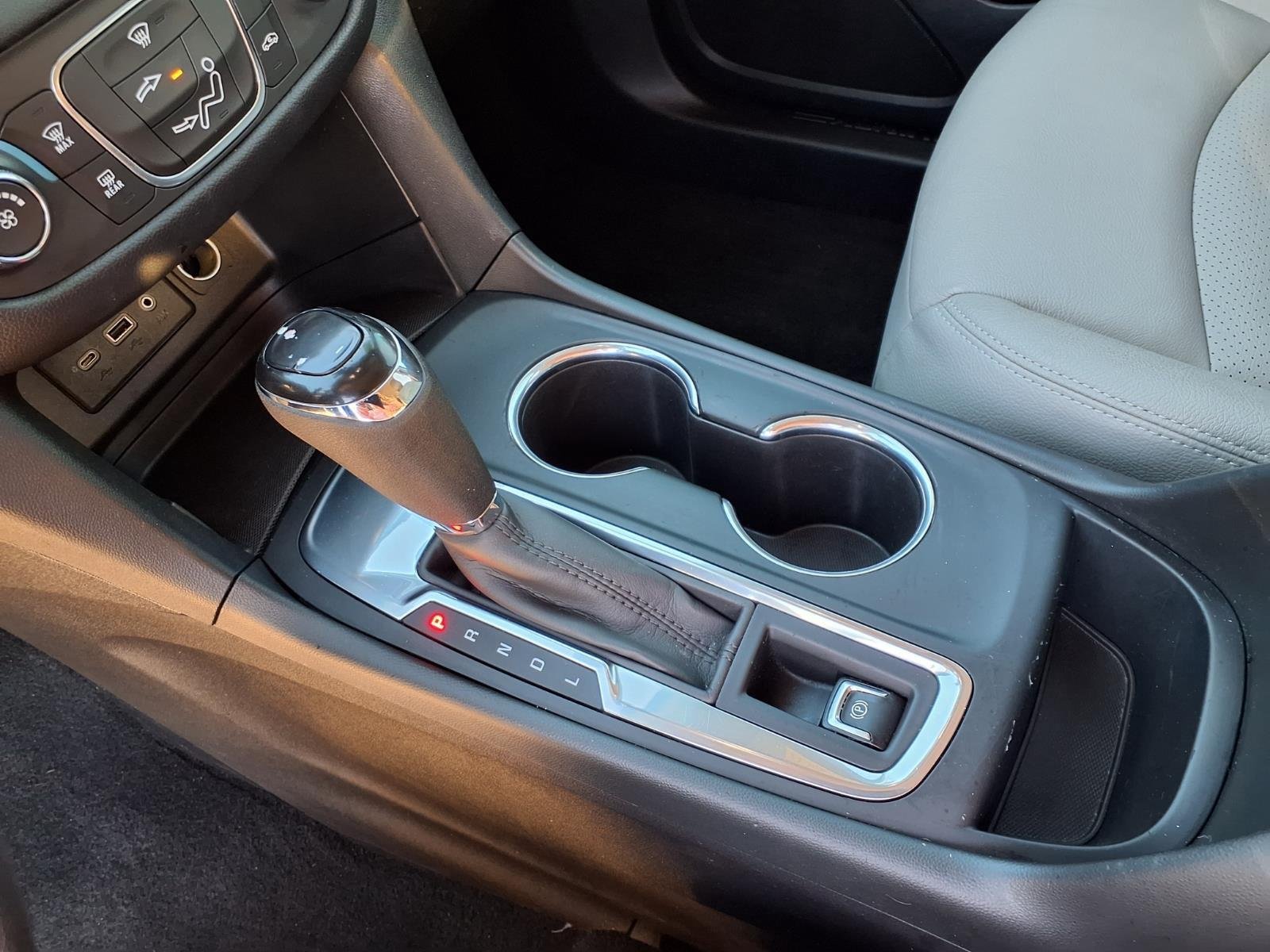 Used 2020 Silver Ice Metallic Chevrolet LT image 7
