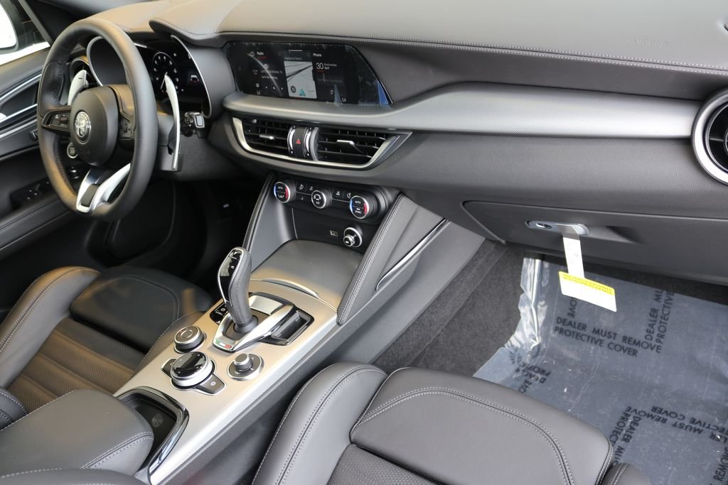 2025 Alfa Romeo Stelvio Base - Photo 30