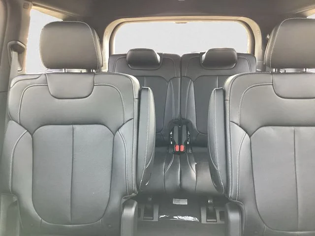 New 2026 Gray Metallic Jeep LIMITED RESERVE 4X4 image 14