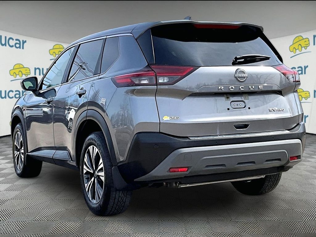 Used 2023 Gray Nissan SV image 4