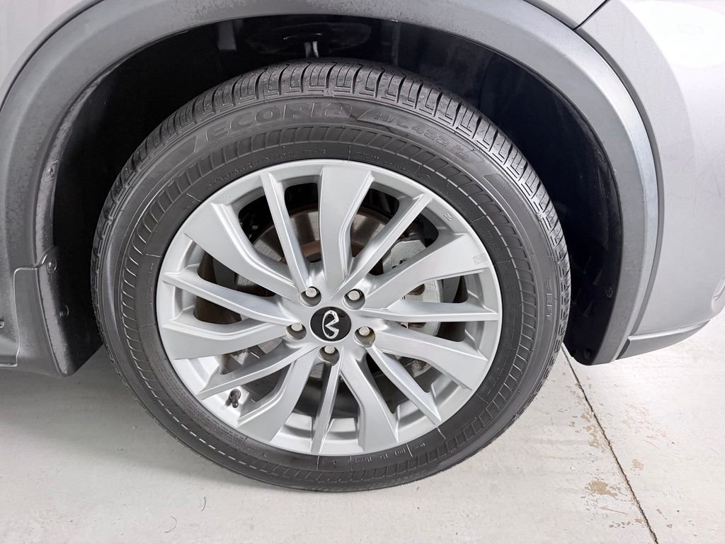 Used 2023 Gray INFINITI LUXE image 4