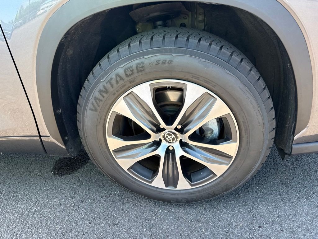 Used 2023 Magnetic Gray Metallic Toyota XLE image 26