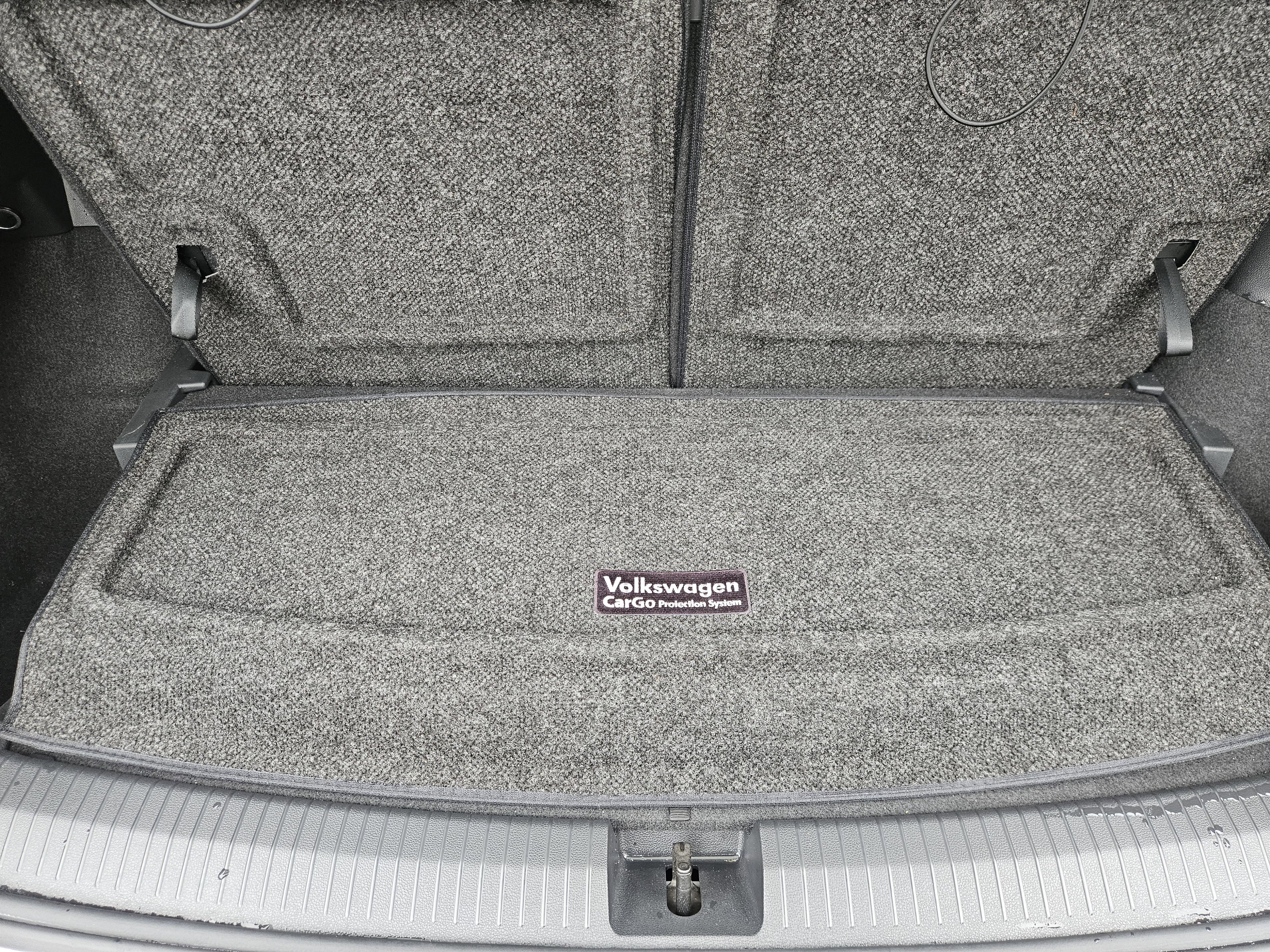Used 2023  Volkswagen 2.0T SE image 32