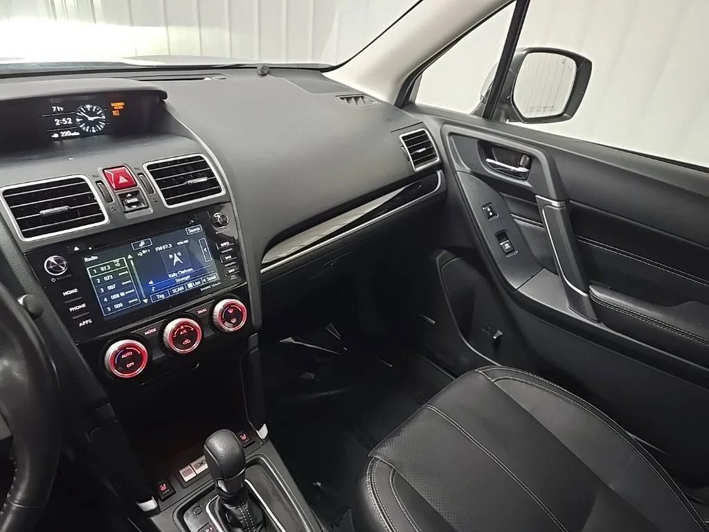 Used 2017 Ice Silver Metallic Subaru 2.5i Touring image 26