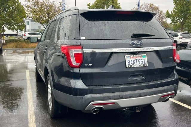 Used 2017  Ford XLT image 6