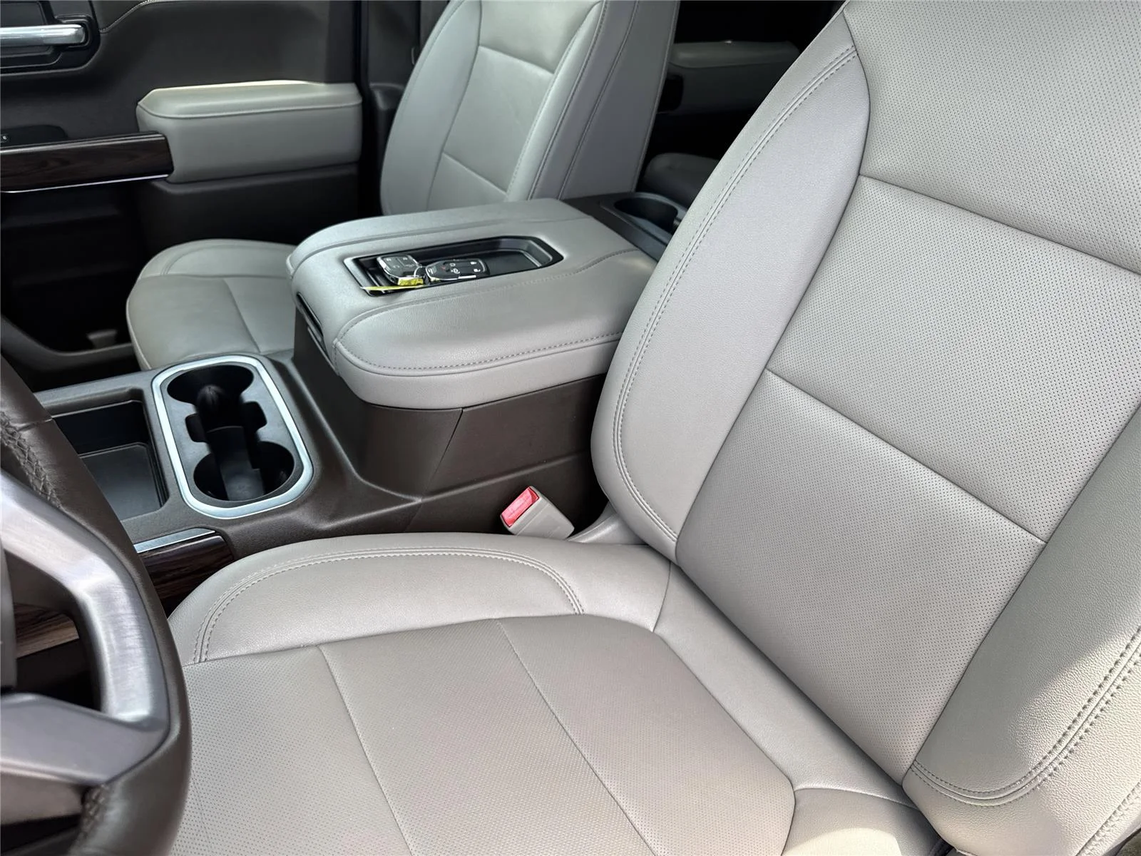 Used 2021 CAYENNE RED TINTCOAT GMC SLT image 11