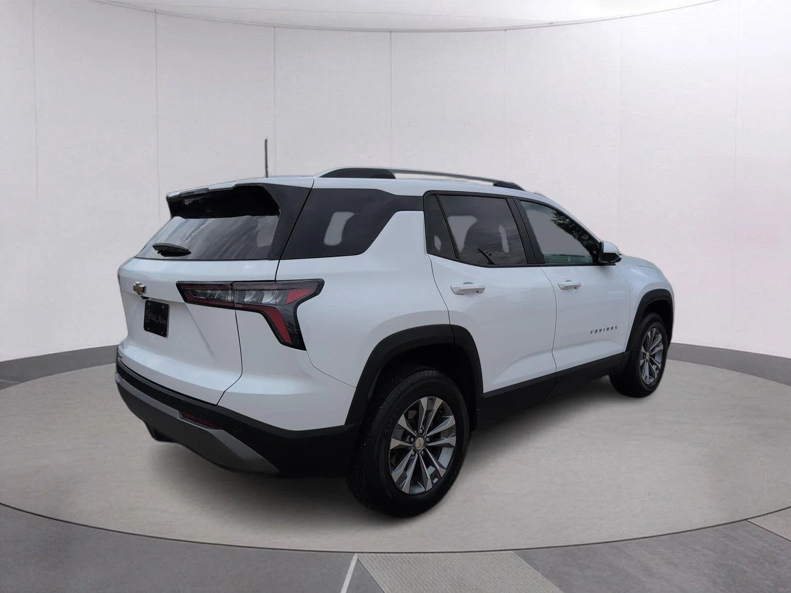 Used 2025 Summit White Chevrolet LT image 7