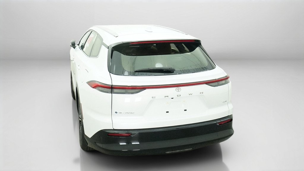 New 2026 Oxygen White Toyota XLE image 43