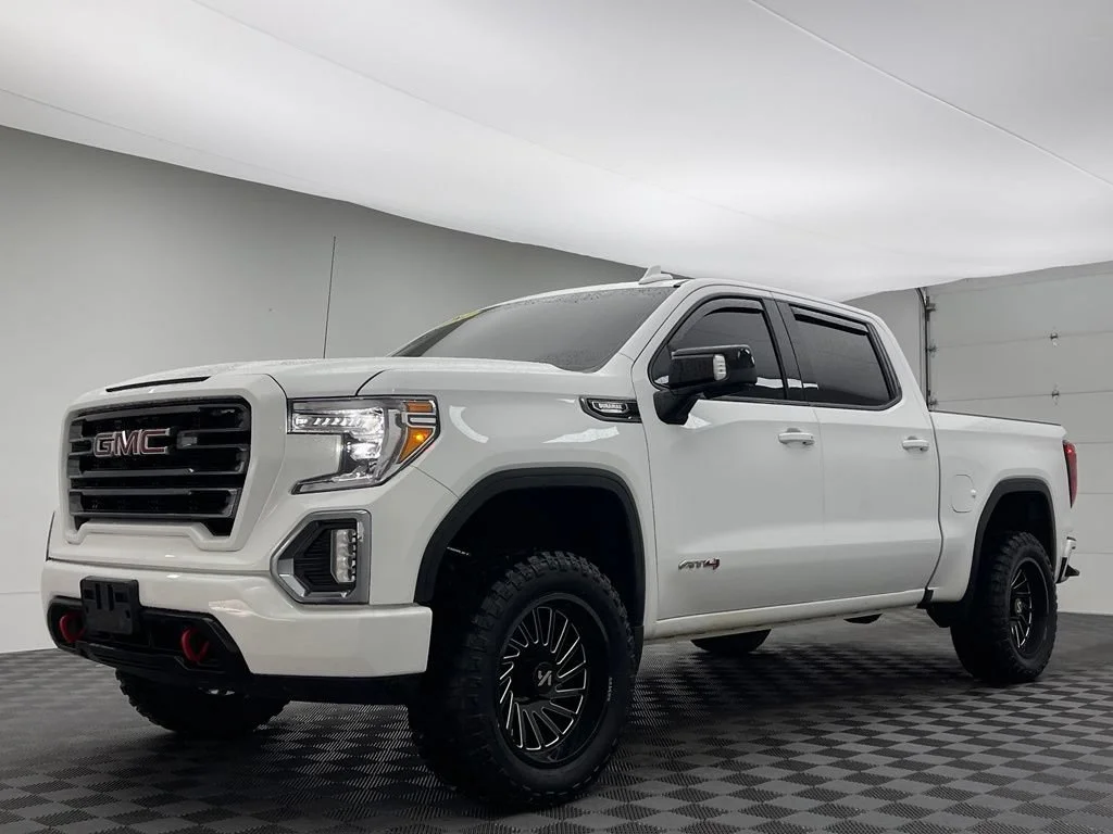 Used 2022 Summit White GMC AT4 image 2