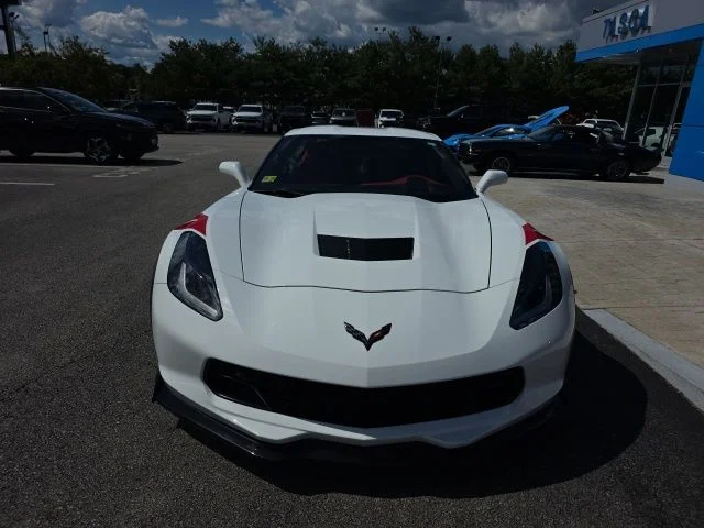 Used 2019 White Chevrolet Grand Sport image 8