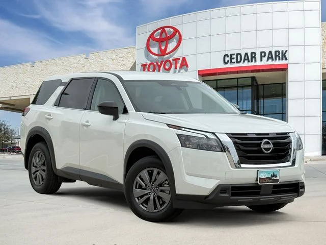 2025 Nissan Pathfinder S 2WD's photo