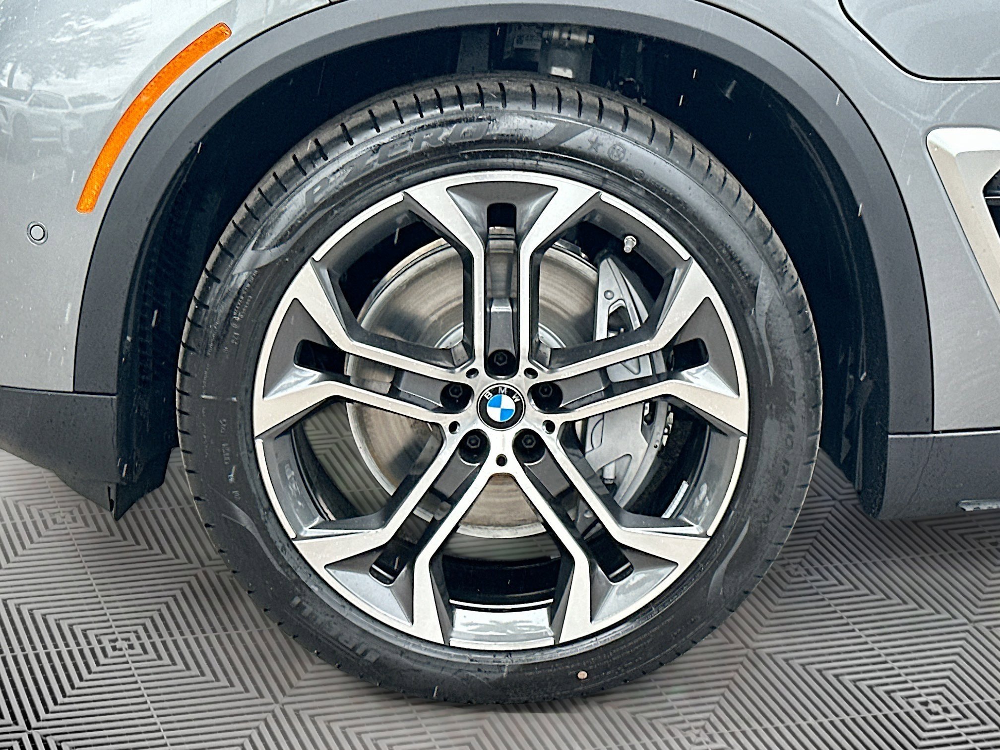 New 2026 Skyscraper Grey Metallic BMW xDrive50e image 26