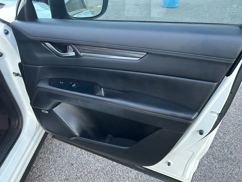 Used 2018 White Mazda Grand Touring image 26
