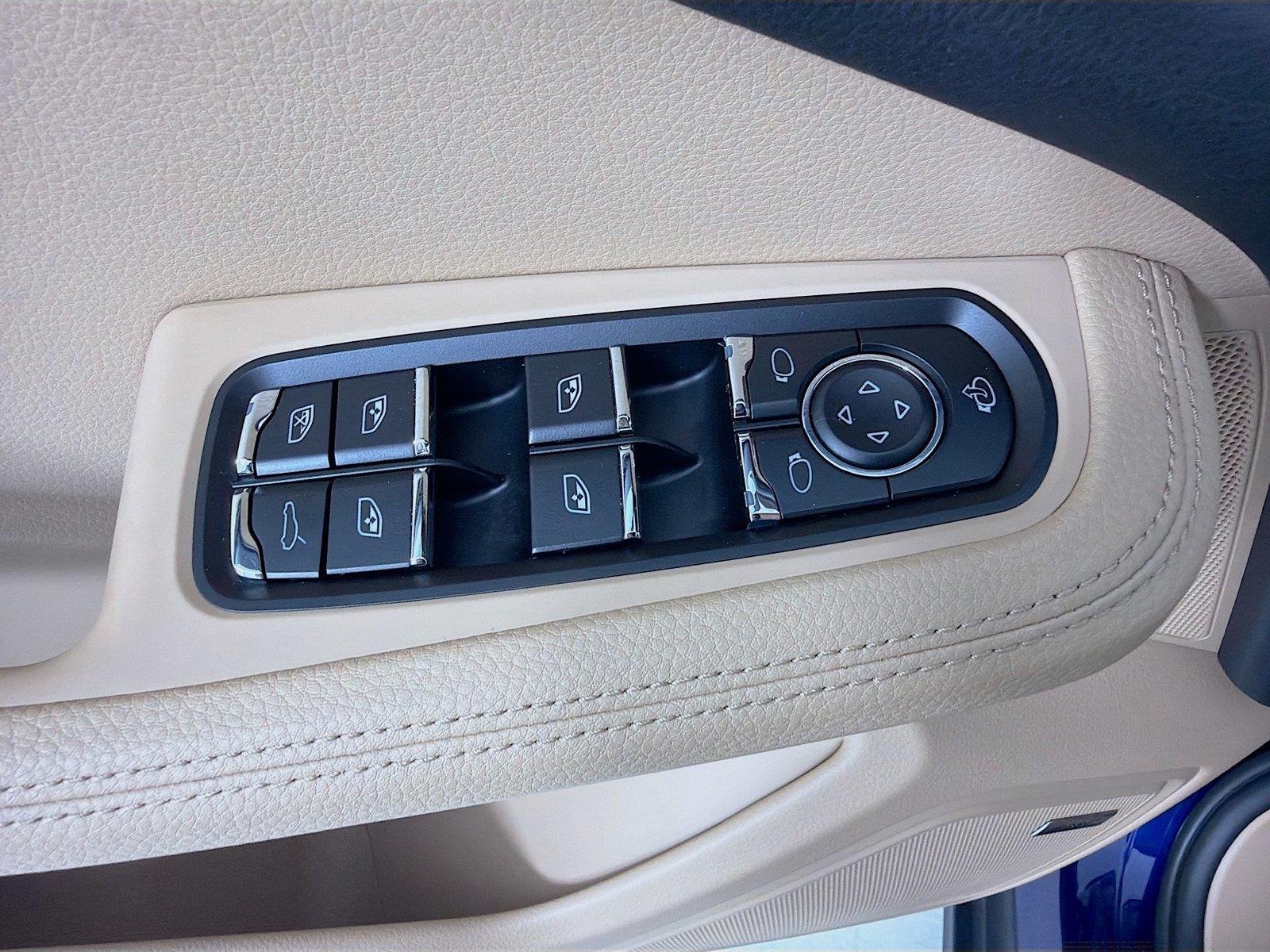 Used 2026  Porsche  image 8
