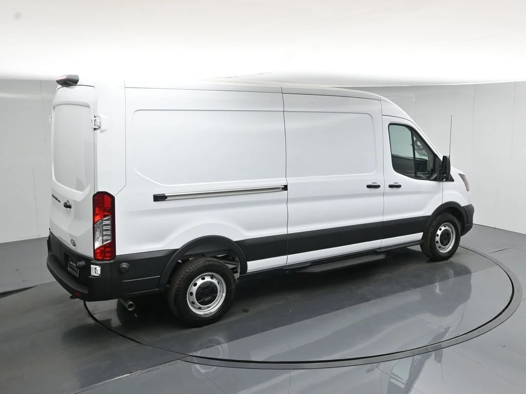 New 2026 Oxford White Ford Base image 38