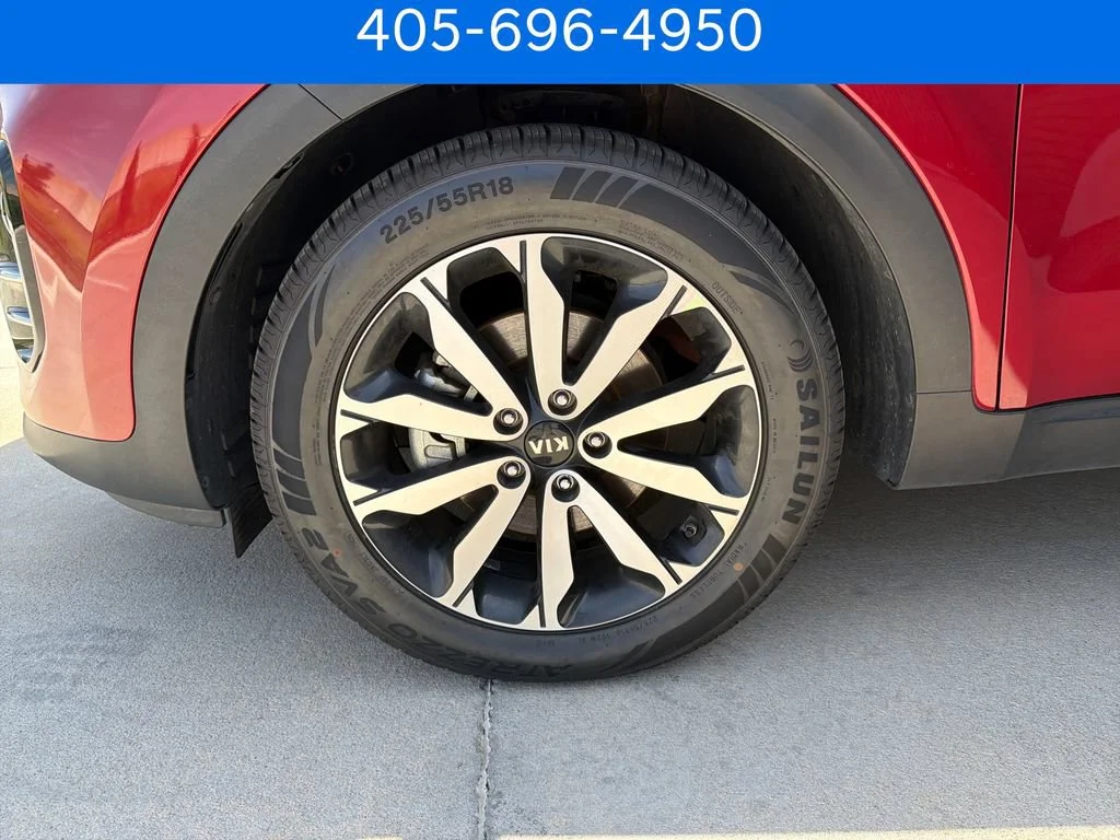 Pre-Owned 2019 Kia Sportage EX