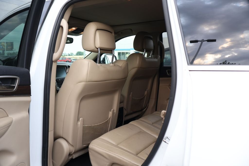 Used 2017 White Jeep Limited image 34