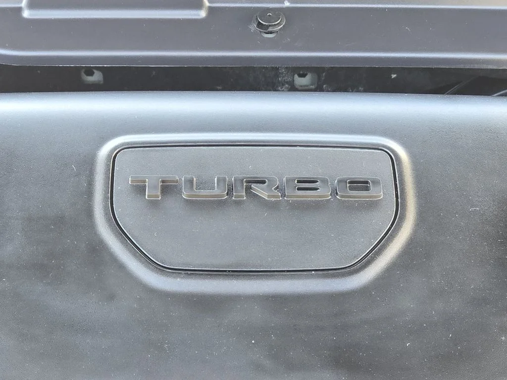 Used 2025 Silver Jeep Limited image 20