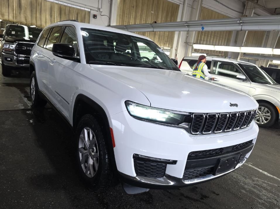 Used 2021 White Jeep Limited image 3
