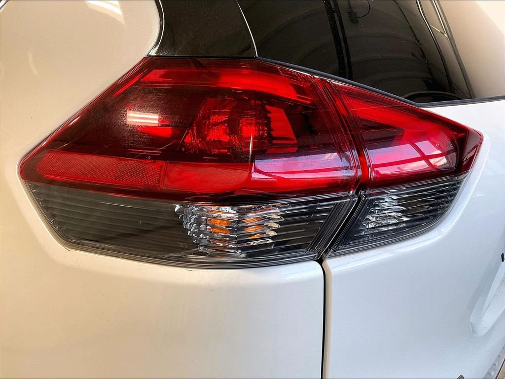 Used 2018 White Nissan SV image 34