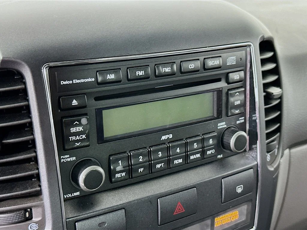 Used 2008 Alpine Gray Kia LX image 14