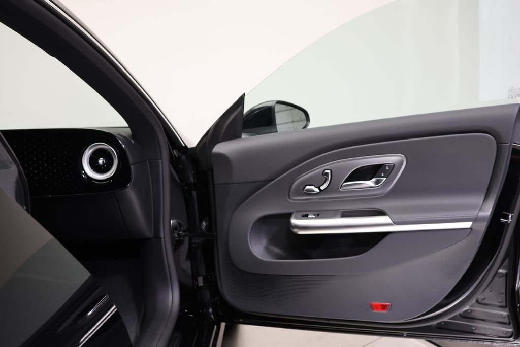 New 2027 Night Black Mercedes-Benz CLA 220 image 41