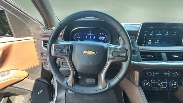 Used 2024 Iridescent Pearl Tricoat Chevrolet High Country image 12