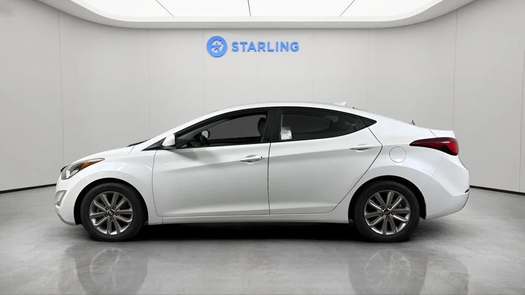 Used 2016 White Hyundai SE image 3