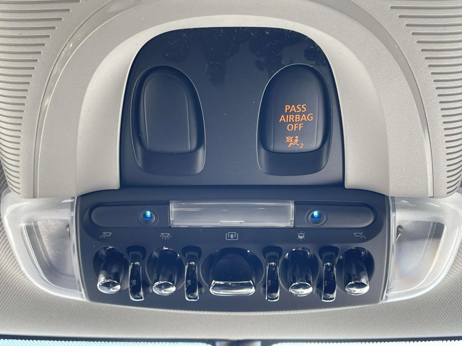 Used 2015 Electric Blue Metallic MINI S image 23