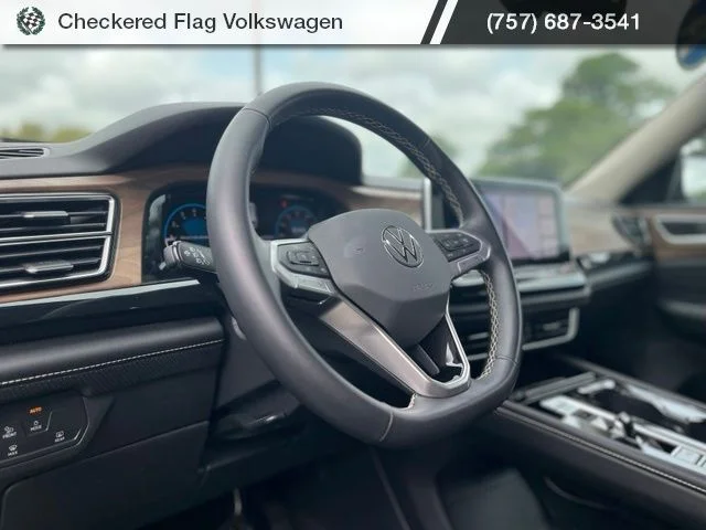 Used 2024 Platinum Gray Metallic Volkswagen 2.0T SE w/Technology image 19