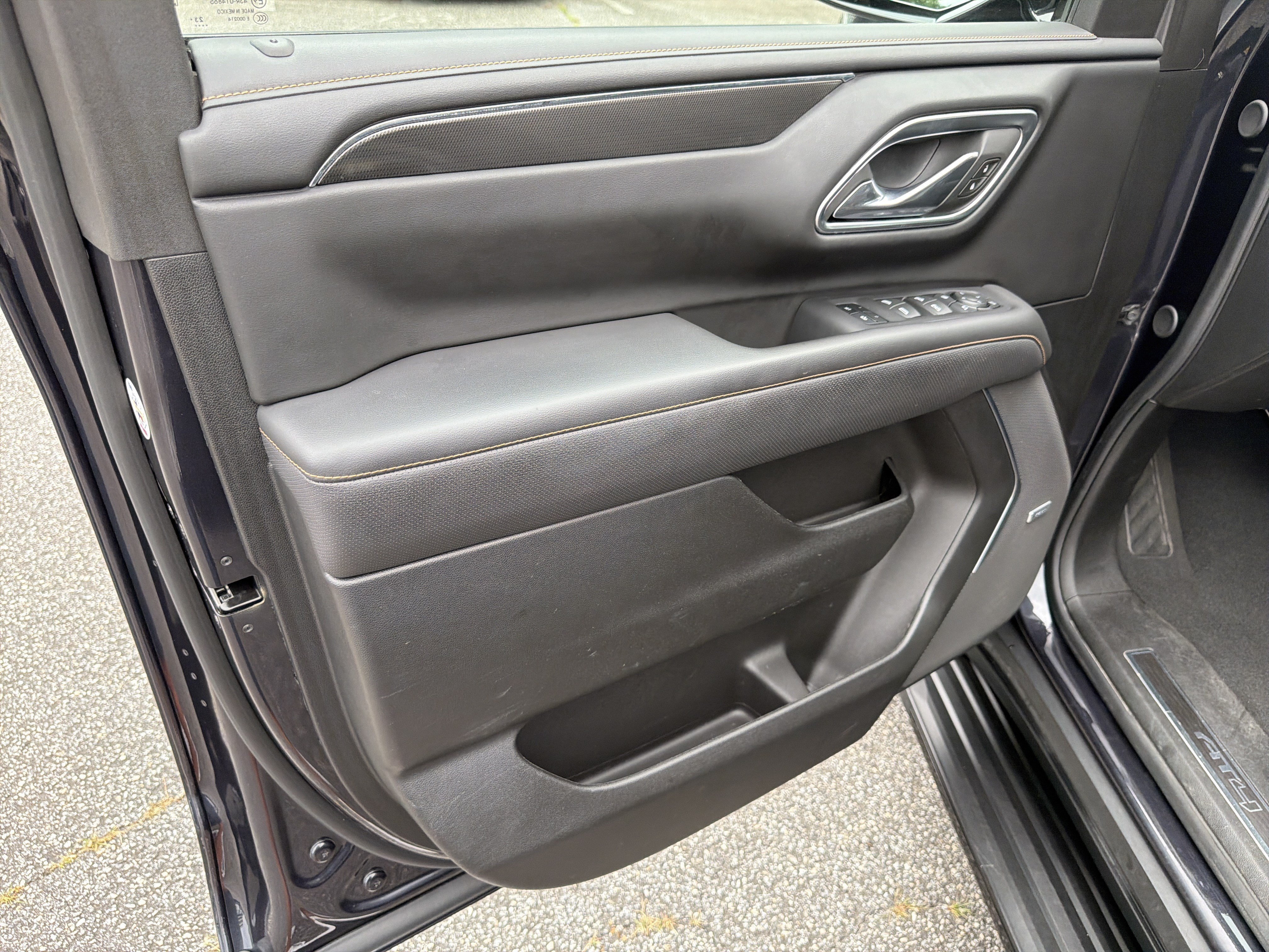 Used 2024 Titanium Rush Metallic GMC AT4 image 10