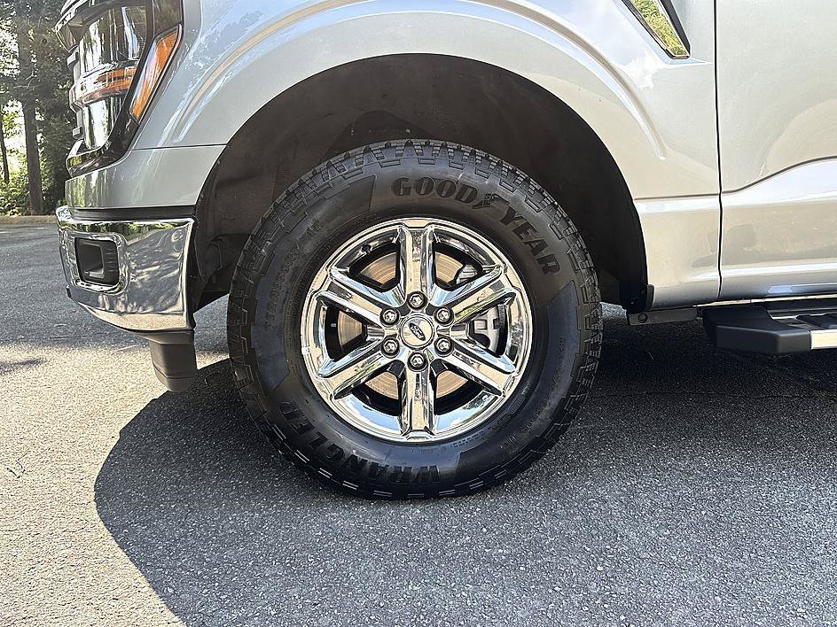 Used 2025 Iconic Silver Metallic Ford XLT image 8