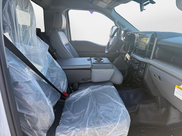 New 2025 Oxford White Ford F-550® XL image 13