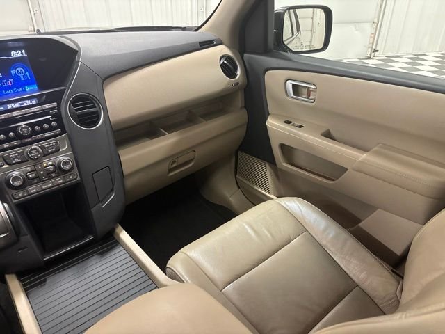 Used 2015 Red Honda EX-L image 15