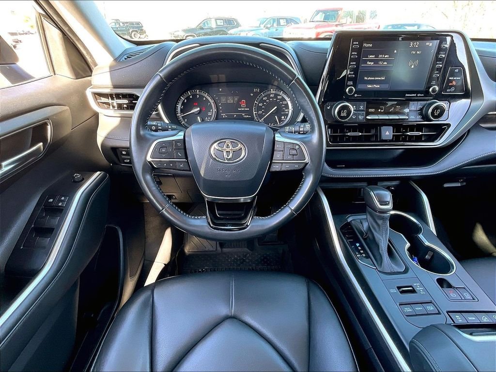 Used 2021 Black Toyota XLE image 17