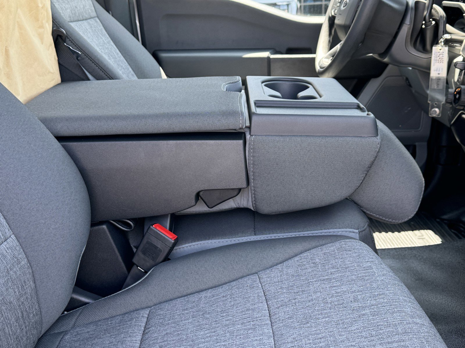New 2024 Oxford White Ford F-350® XL image 6