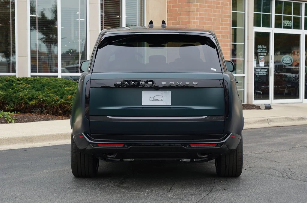 New 2026 British Racing Green Satin Land Rover SE image 5