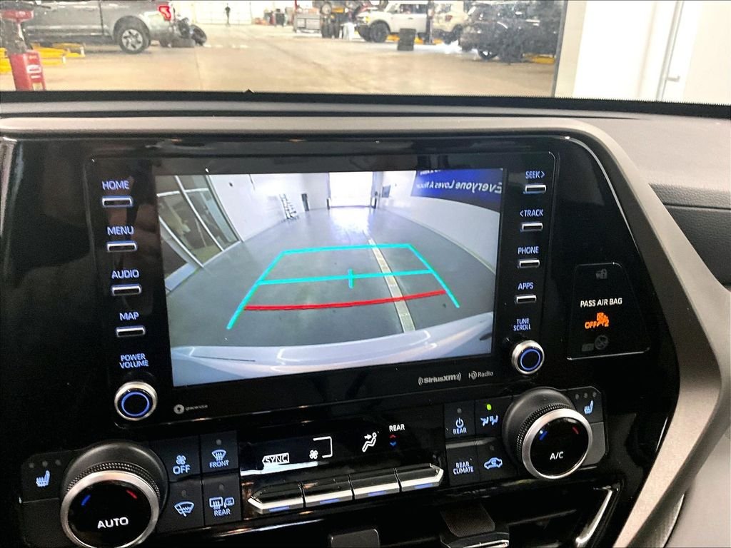 Used 2022 Pearl Toyota XLE image 20
