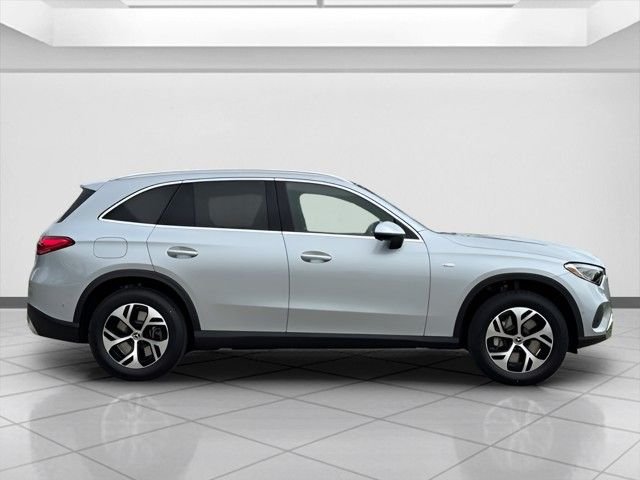 2025 Mercedes-Benz GLC Base - Photo 2