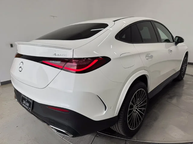 New 2026 Polar White Mercedes-Benz GLC 300 Coupe image 32