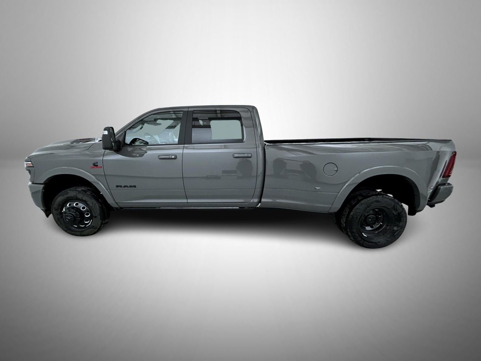 New 2026 Ceramic Gray Clear-Coat Exterior Paint RAM Limited image 8