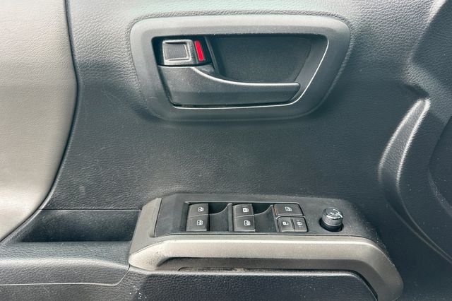 Used 2019 White Toyota SR5 image 12