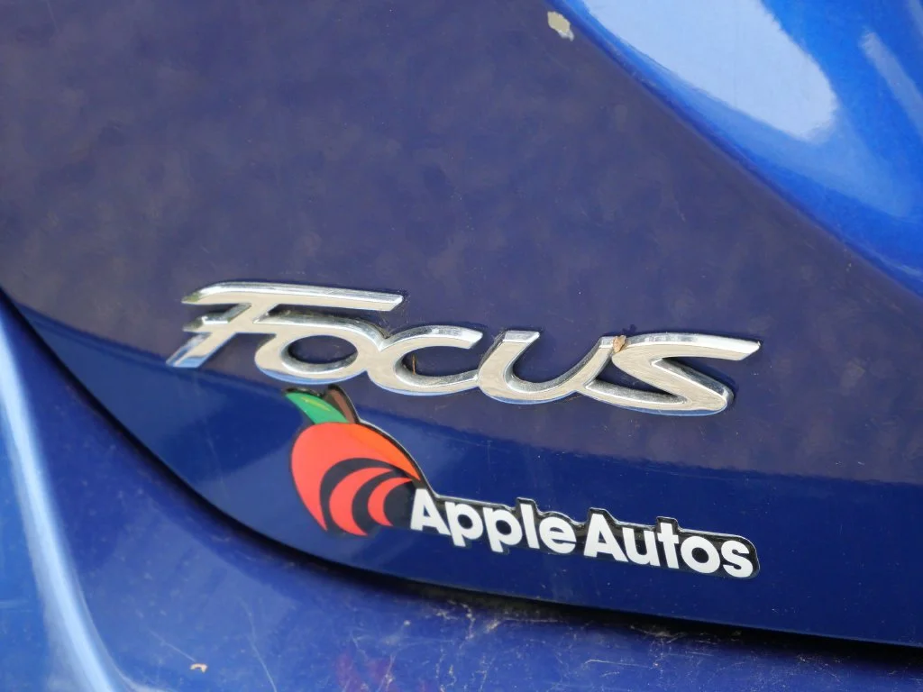 Used 2012 Blue Ford SE image 7