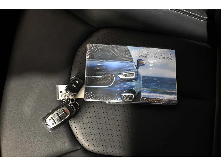 2024 Chrysler Pacifica Touring L - Photo 40